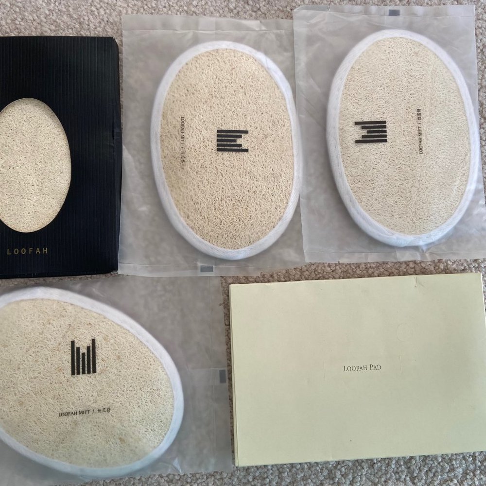 - 5 NEW Loofah pads bath body mitt sponge, scrubs exfoliates the skin